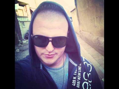 Ylldrit Jakupaj - Mos Hi Fell