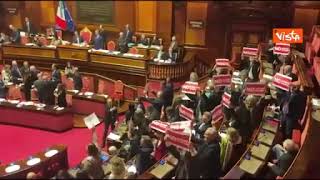 «No ai pieni poteri», la protesta delle opposizioni al Senato dopo voto su Riforma della giustizia