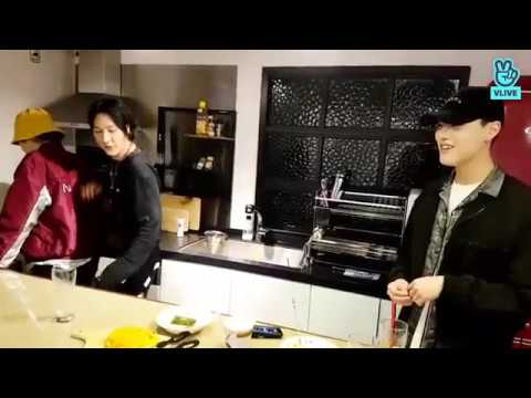 [CSY] Woodz Shy and Cute moment on singing 'Drive'