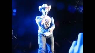 Dustin Lynch  -  Hell of a Night - Los Angeles 9/23/16