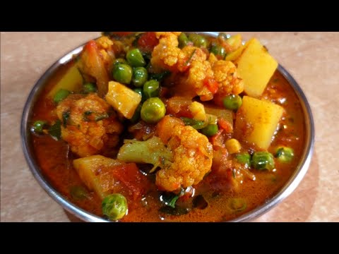 मिक्सरशिवाय असा मसाला बनवाल तर रोज अशीच भाजी कराल Flower Vatana Batata Rassa / Cook With Deepali