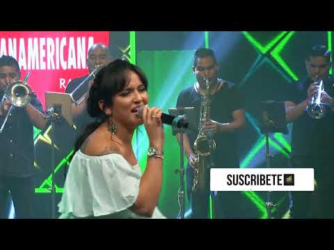 Con mi amiga, DANIELA DARCOURT EN VIVO  [1er festival La música de Hoy]