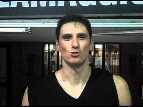 Alex Righetti saluta www.lareggiadelbasket.it