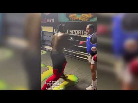 49ers Javon Kinlaw looks to be in the best shape of his life while throwing massive boxing punches