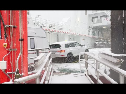 Sylt im Wintergriff: Minitrecker und Fähren-Crew im Dauereinsatz