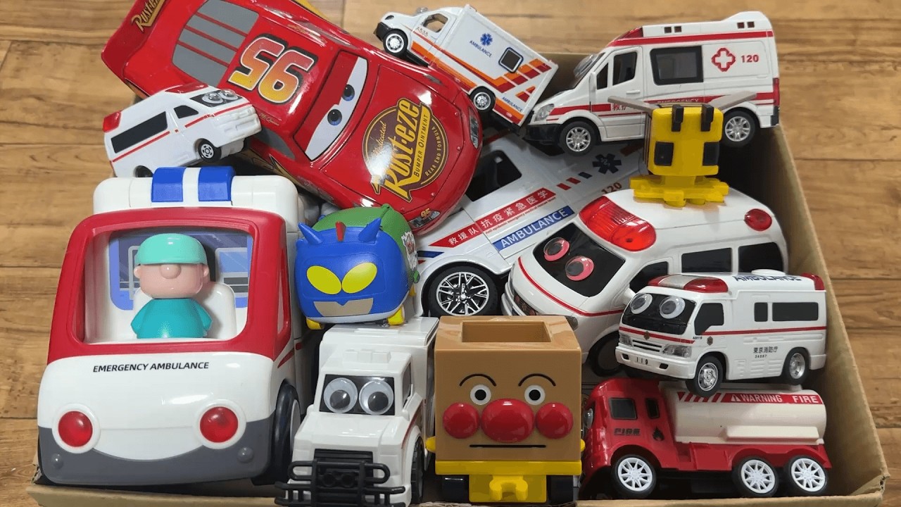 救急車やアンパンマンのミニカーが坂道を緊急走行テストします⭐️#３３１