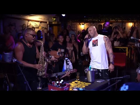 Nosso Primeiro Beijo - Saxofone Ao Vivo