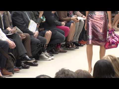 Burberry Prorsum: London Fashion Week Spring/Summer 2013 ...