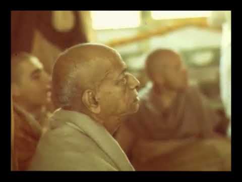 Prabhupada 0694 Ponovo biti smješten u stav služenja  To je savršeni lijek