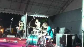 Tiny : Deerhoof Visuals {Live-C}