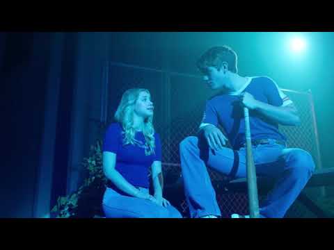 Riverdale 2x18 "Do Me A Favor" - Carrie: The Musical