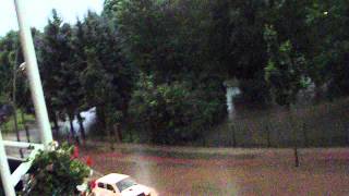 preview picture of video 'In Calau ist unwetter mit strasse hochwasser. :-D'