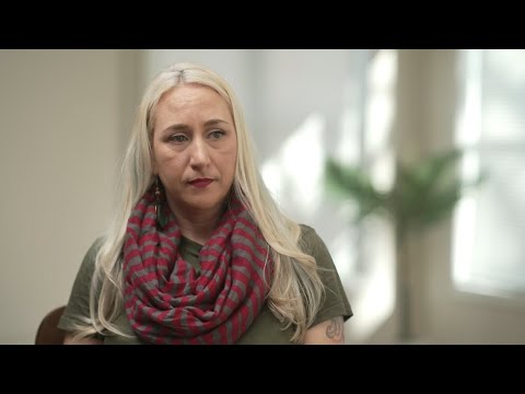 CNN interview: Witness in pink coat who recorded Alex Pretti shooting said he was not a threat