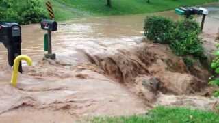 preview picture of video 'Flooding Green Valley Drive, St. Albans WV'