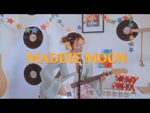 Maddie Moon - Spend My Days (Live From My Living room)