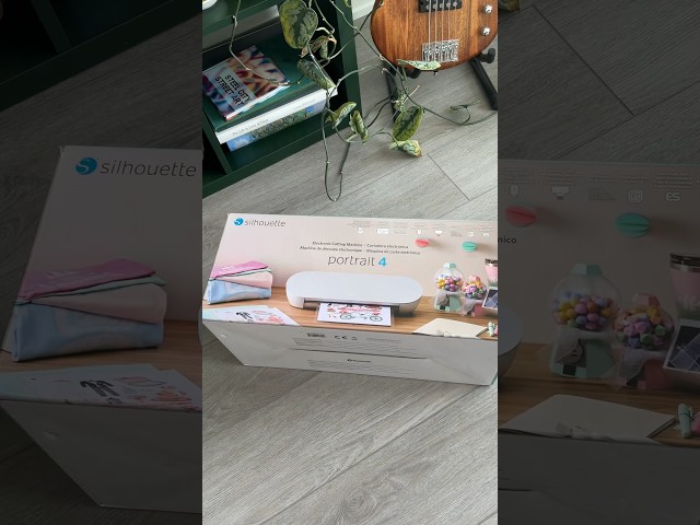 Vídeo relacionado con Silhouette America PORTRAIT 4 Plotter de corte 21,5 cm Blanco Una Unidad