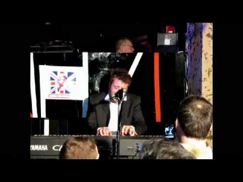 ESCKAZ Live in London: Raphael Gualazzi (Italy) - Madness of Love - 2