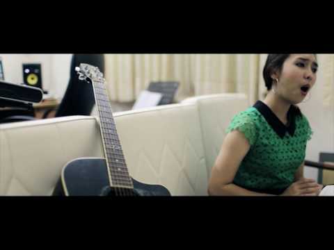Thể hiện bởi Kim Nguyên