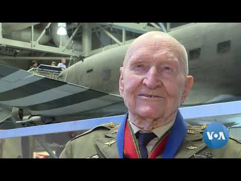 'The Candy Bomber' Honored in Germany 70 Years After Historic Berlin Airlift