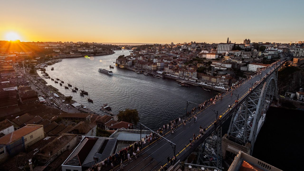 Discover stunning sunset views of Mosteiro da Serra do Pilar.