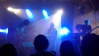 Esben and The Witch - Eumenides (live at Truck Festival 2010)