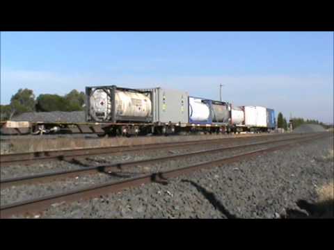 Pacific National's NR28-AN9-G512-NR56 with 7MS4 at Beveridge & Broadford. 21/04/12