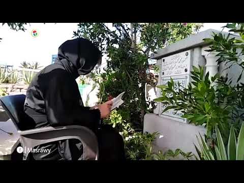 بوسي شلبي تحيي ذكرى رحيل محمود عبد العزيز في مدفنه بالإسكندرية