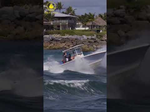 Sea Chaser is unprepared for large waves at Jupiter Inlet #shorts