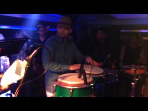 Oscar Arriaga en Lenvill Club --  Medley Gilberto Santa Rosa