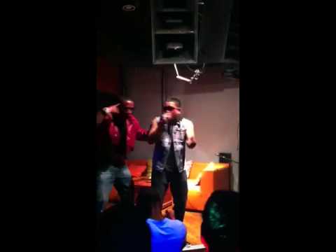 FIFO y YoReL performing loca