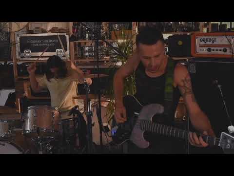 Dilly Dally - Full session | Highway Holidays TV