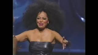 Mary J Blidge &amp; Lil Kim On  Diana Ross Touch At  Kim&#39;s Tit At The 1999 MTV VMAs
