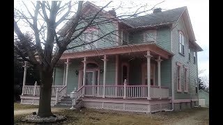 Colorful Elgin, Illinois home for sale in historic district