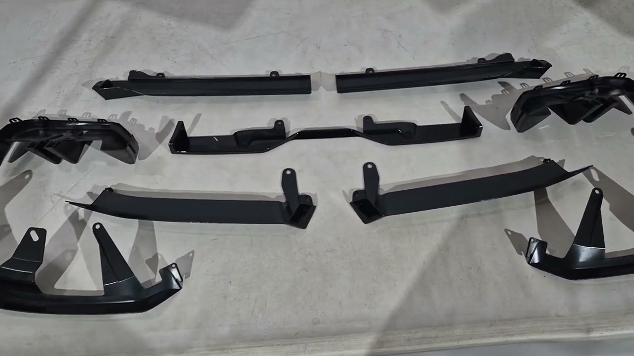 BMW 5/i5 серія G60/G60E/G61 2023- рр. Комплект обвісів Gloss black (для М-Sport) Video 1