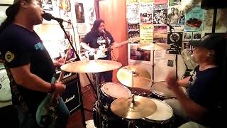 the touchies - (She&#39;s My) Vampire Girl