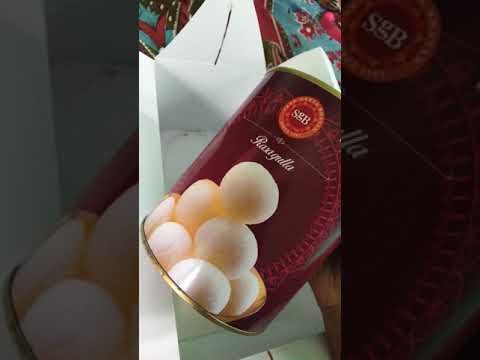 diwali gift box.sree gupta bhavan/ cashew mixture/ rasagulla/soan papdi#diwali #diwalisweets#foodie