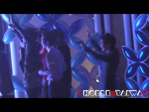 110807 Super Junior was Playing while Homme Singing in Inkigayo