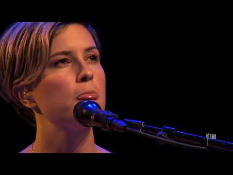 Missy Higgins Everyone's Waiting eTown webisode #286