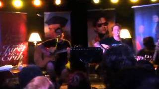 Bowling For Soup - If You Come Back To me (acoustic) Live in Manchester 09/04/2011.