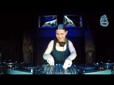 The Blue Oyster: 𝘩𝘦𝘳𝘮𝘦𝘯𝘦𝘪𝘢 / 26.07 / 18 - 19