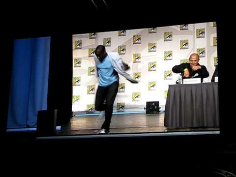 Dulé Hill Tap Dances at the "Psych" 2009 Comic-Con Panel in Ballroom 20
