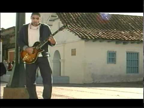 JULIO NAVA La vecina HQ