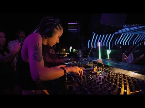 TULIPA by Vivi Seixas and Ludmila Di Pasquale