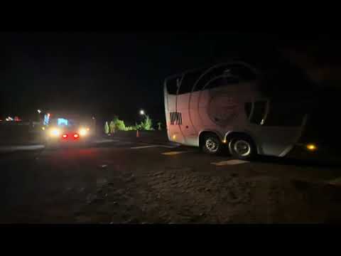 Colisão caminhonete x ônibus na Pr 855 em Bandeirantes Pr 