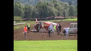 preview picture of video 'Flugzeugabsturz Flugplatzfest Backnang-Heiningen Boeing PT-17 Stearman Crash'