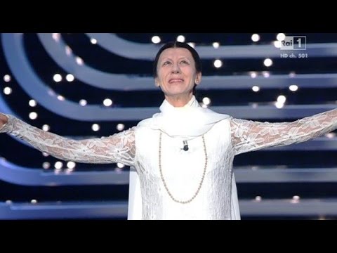 Virginia Raffaele è Carla Fracci a Sanremo 2016