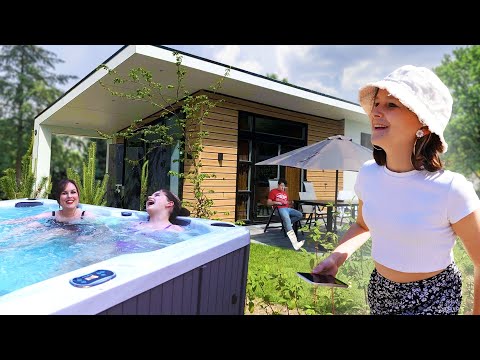 WIJ GINGEN op MINI VAKANTIE en dit gebeurde er... - Vakantievlog CreaChick