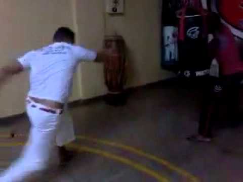 Meu mestre treinando o martelo