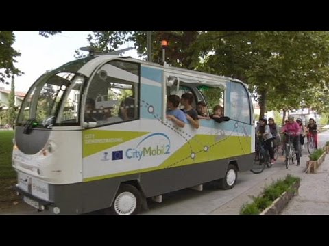 Experimento de ônibus minúsculo e automatizado começa na Grécia