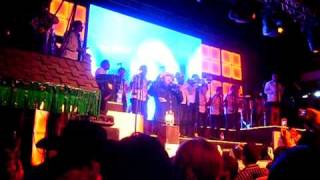 Sergio Vega - Necesito Dueña - EN VIVO en el Far West Rodeo